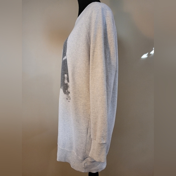 TOPTEN10 Unique Liz Taylor as Cleopatra Sweatshirt, Size Generous Small - Picture 3 of 12